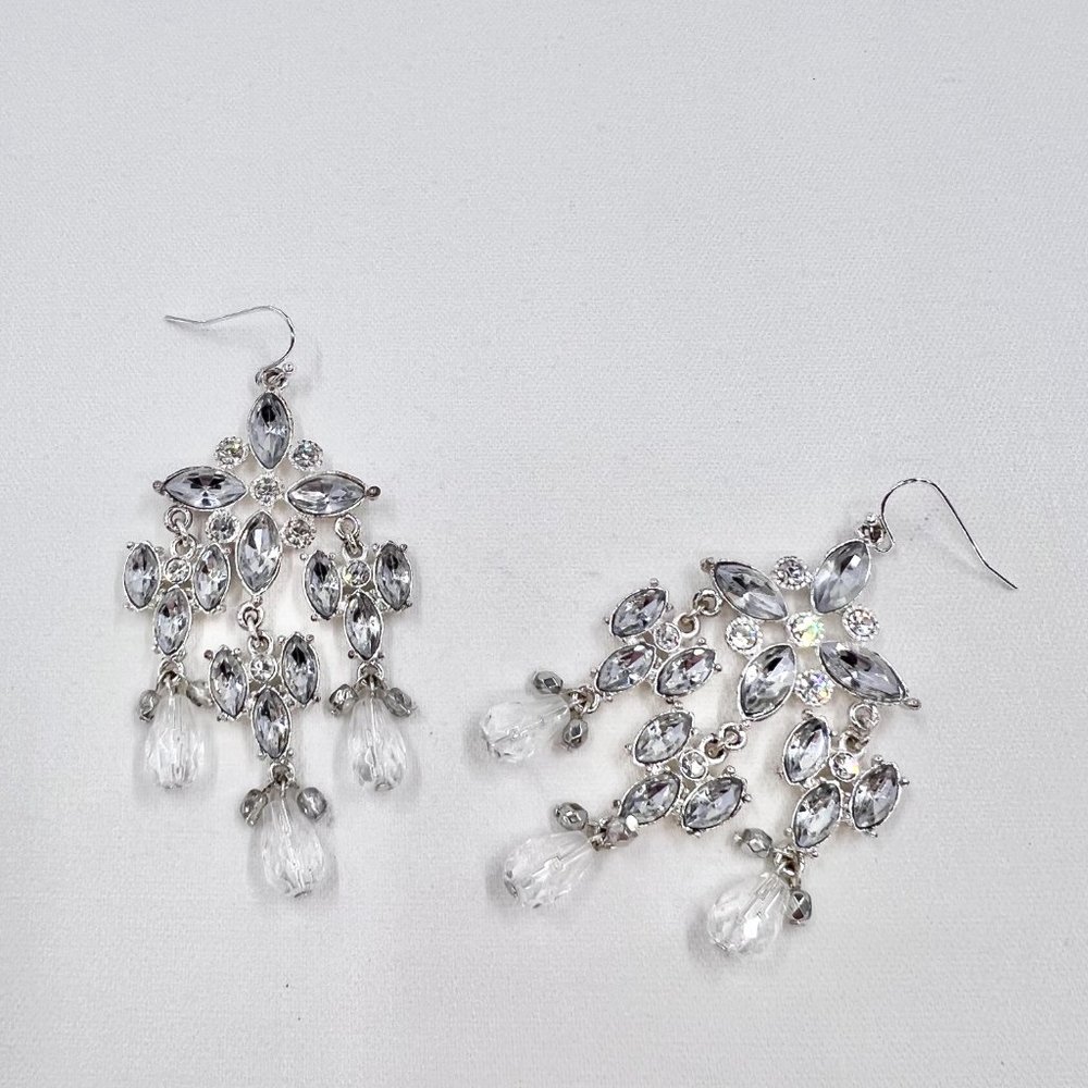 NWOT - Stunning Shiny Silver Tone Clear Rhinestone Chandelier Fishhook Earrings - Picture 5 of 5